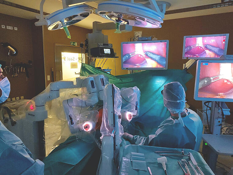 Operationsroboter Dexter im Artemed Klinikum München Süd